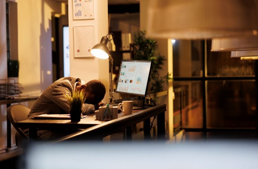 Mentally burned out man in office